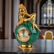 Часы «Купальщица» из малахита с бронзовой статуэткой — необычный подарок — фотография 1