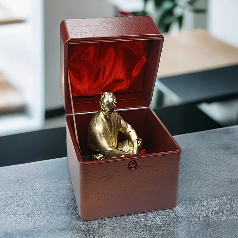 Ручная работа: Статуэтка «Путин В.В. (Дзюдо)», 90×90×140 мм