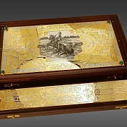 Подарочные деревянные нарды «Малахит» с позолоченной златоустовской гравюрой — фотография 3