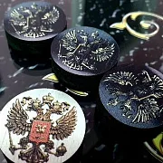 Нарды под стеклом «Герб России» — оригинальный подарок — фотография 6