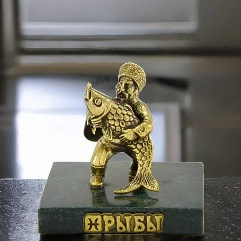 Бронзовая статуэтка «Рыбы» со змеевиком — красивый подарок